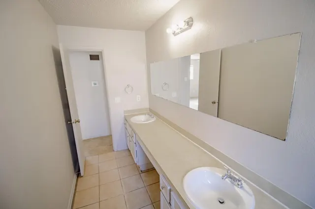 Photo 8 — 7404 Avenue W, Lubbock, TX 79423