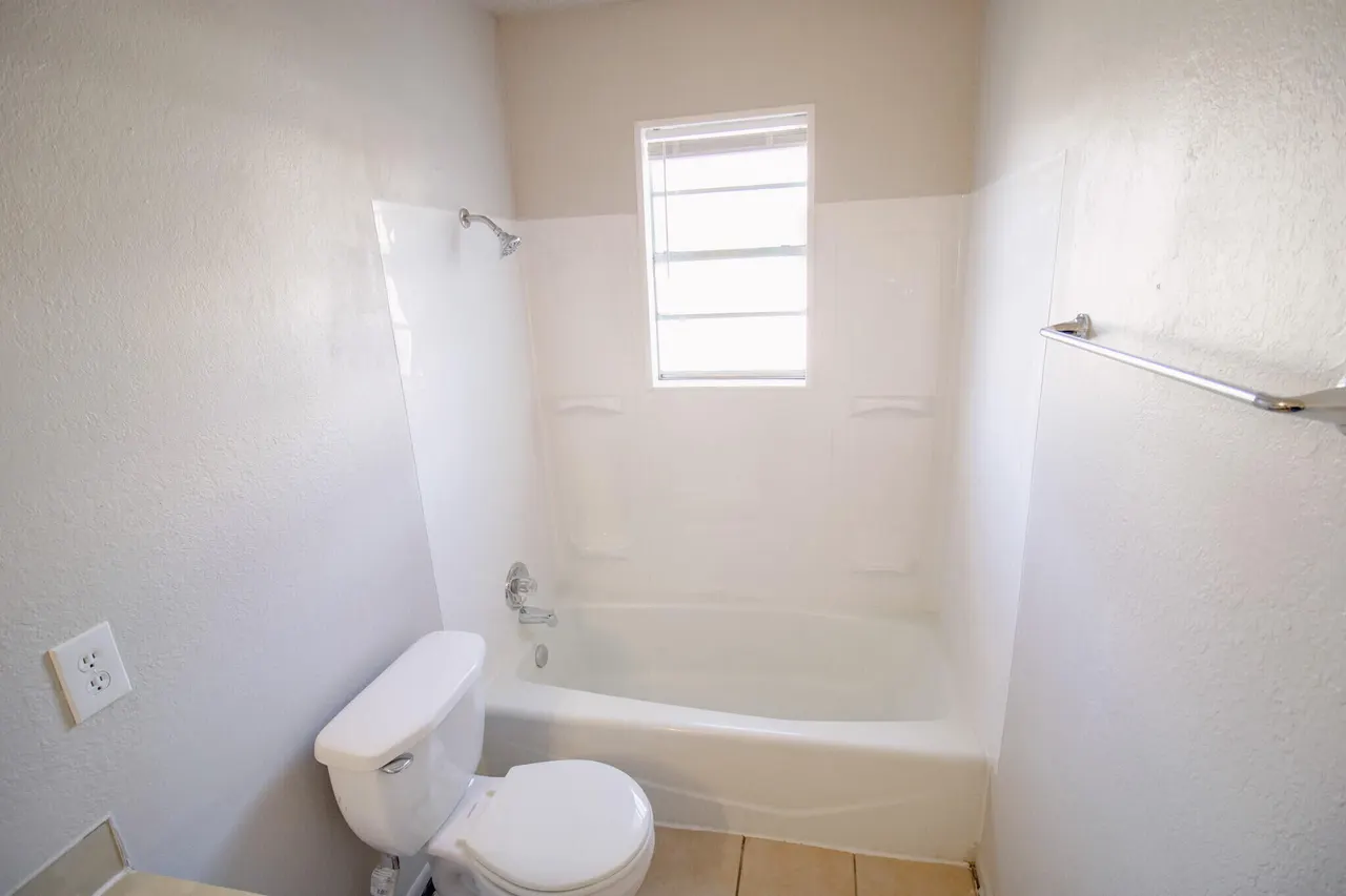 Photo 11 — 7404 Avenue W, Lubbock, TX 79423