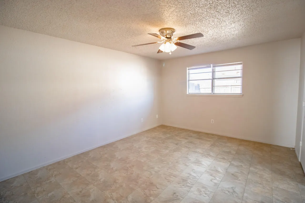 Photo 6 — 7404 Avenue W, Lubbock, TX 79423
