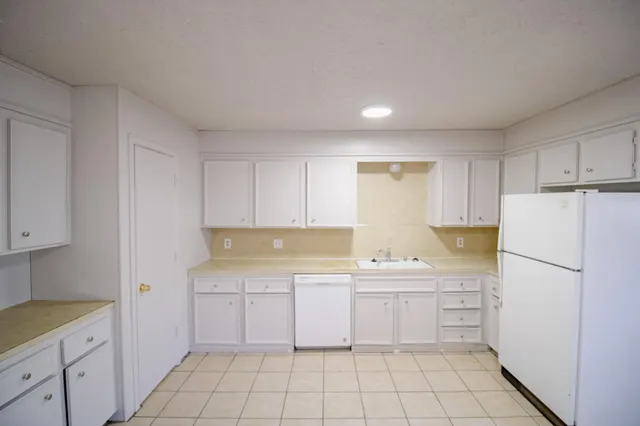 Photo 5 — 7404 Avenue W, Lubbock, TX 79423