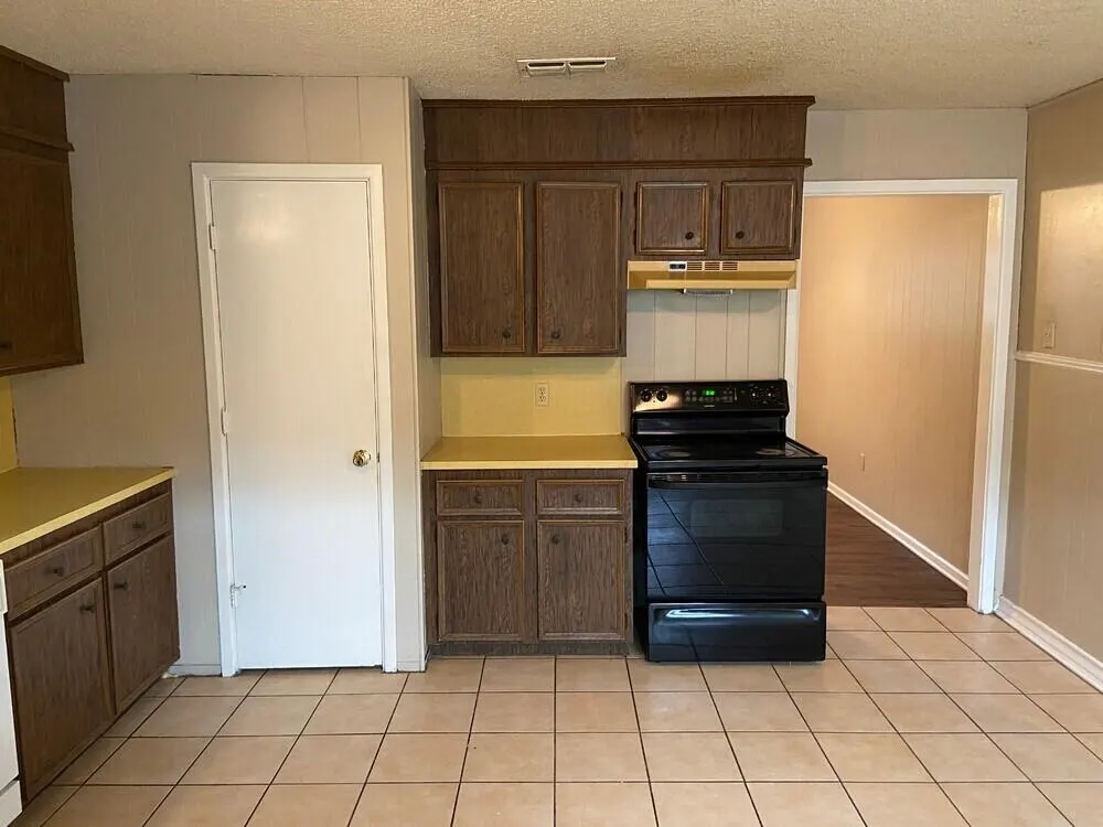 Photo 5 — 7402 Avenue W, Lubbock, TX 79423