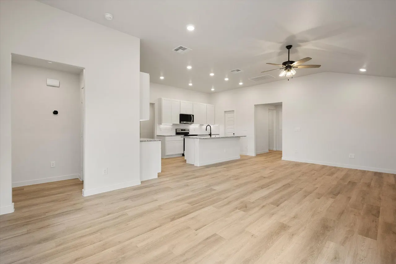 Photo 6 — 2420 Aberdeen Avenue, Wolfforth, TX 79382