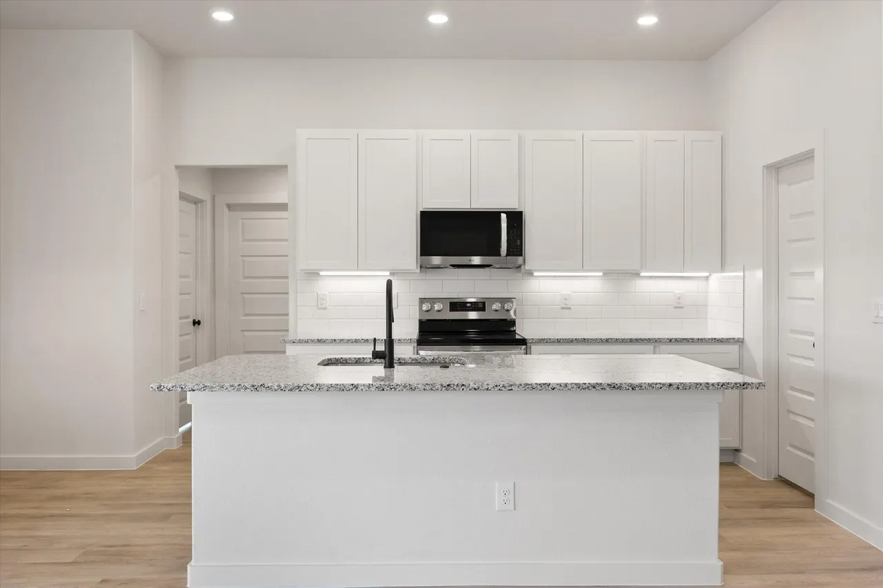 Photo 8 — 2420 Aberdeen Avenue, Wolfforth, TX 79382