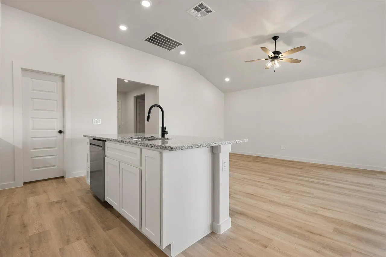 Photo 11 — 2420 Aberdeen Avenue, Wolfforth, TX 79382