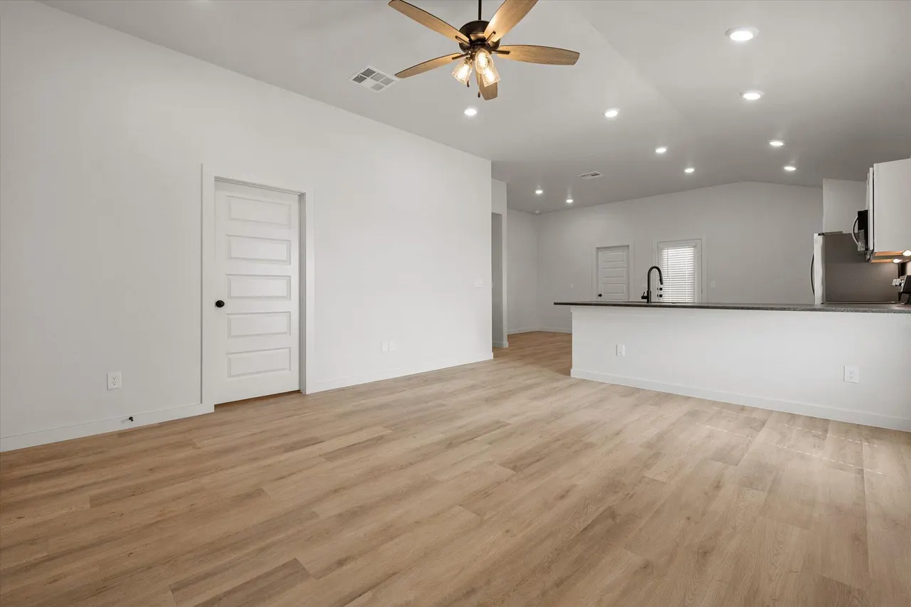 Photo 4 — 2426 Aberdeen Avenue, Wolfforth, TX 79382