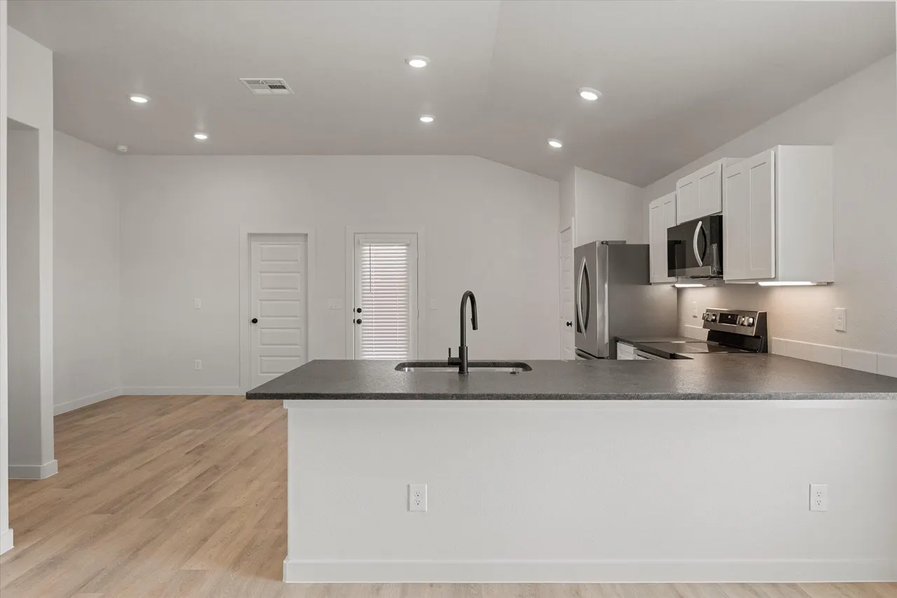 Photo 7 — 2426 Aberdeen Avenue, Wolfforth, TX 79382