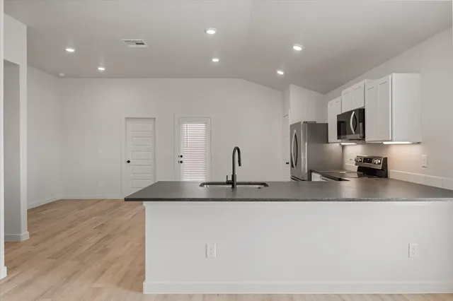 Photo 7 — 2426 Aberdeen Avenue, Wolfforth, TX 79382