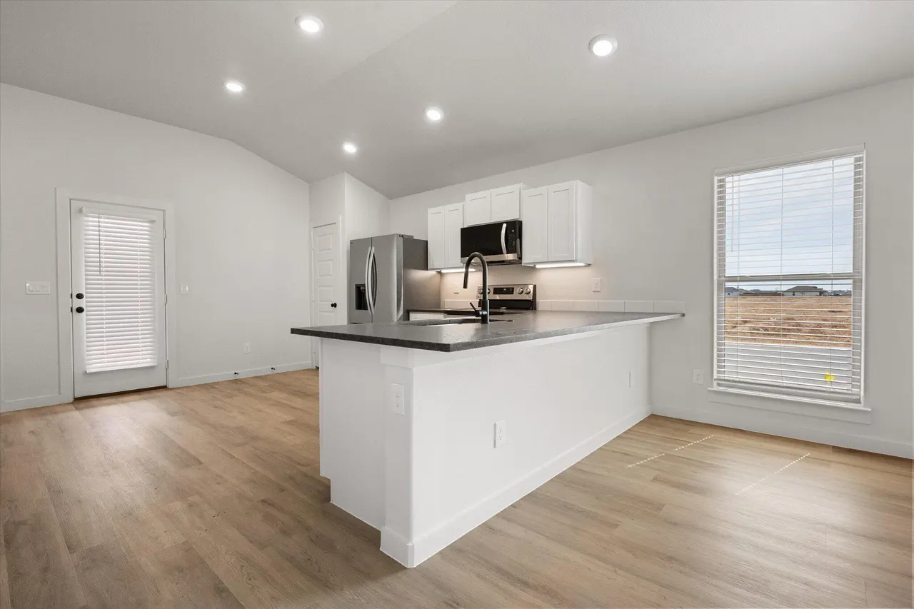 Photo 8 — 2426 Aberdeen Avenue, Wolfforth, TX 79382