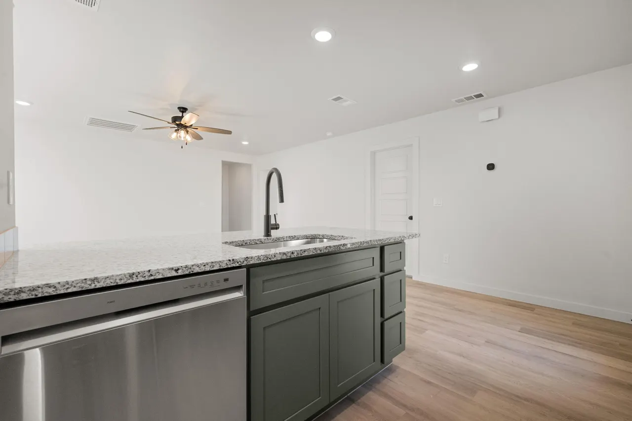 Photo 13 — 5526 Rice Street, Lubbock, TX 79416