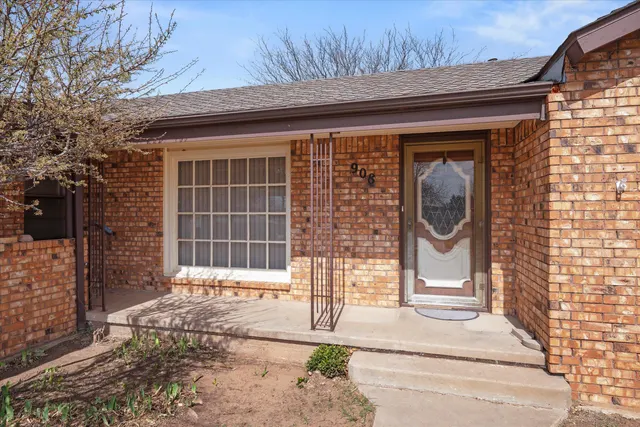 Photo 4 — 908 W Main Street, Post, TX 79356