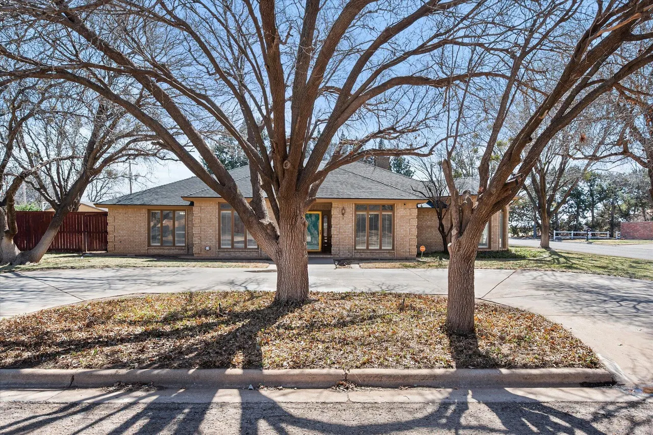 Photo 4 — 2429 N 1st Street, Tahoka, TX 79373