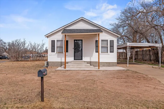 Front exterior — 1209 13th Street, Levelland, TX 79336