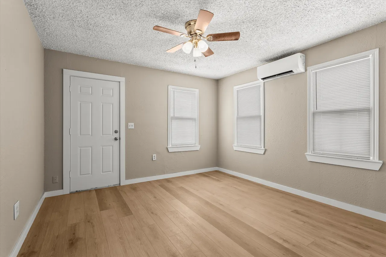 Photo 6 — 1209 13th Street, Levelland, TX 79336