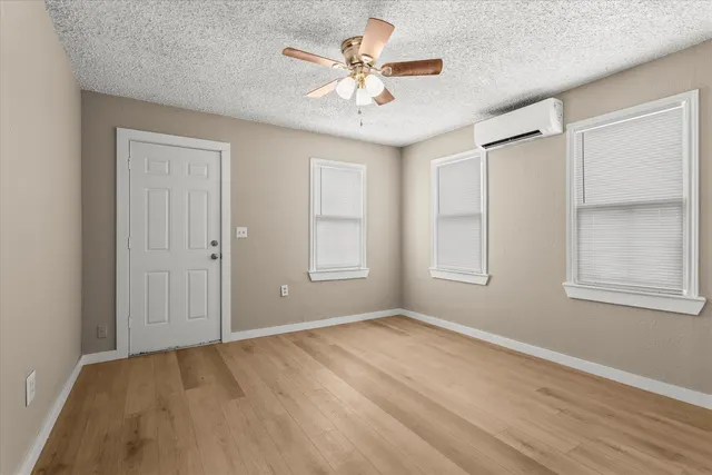 Photo 6 — 1209 13th Street, Levelland, TX 79336