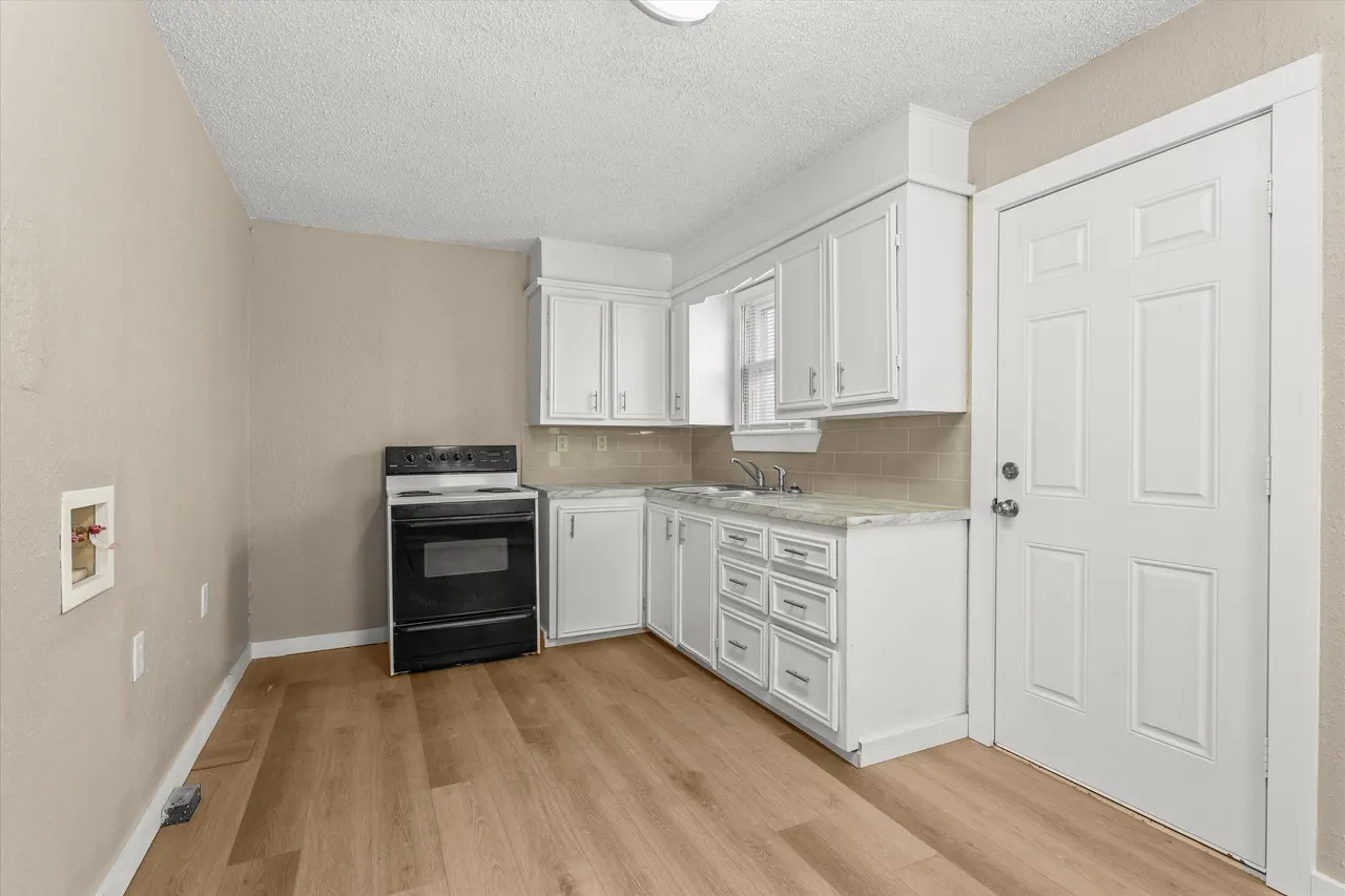 Photo 7 — 1209 13th Street, Levelland, TX 79336