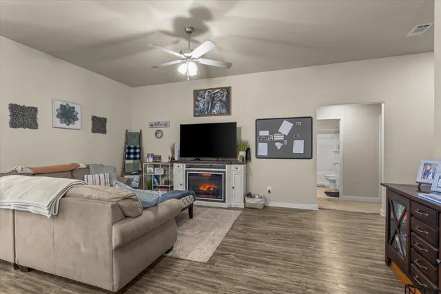 Photo 5 — 3310 Viola Avenue, Lubbock, TX 79407