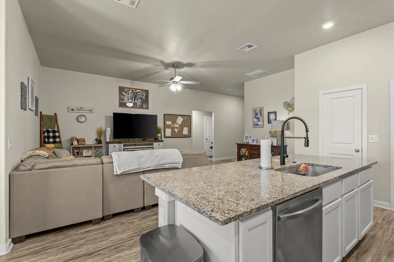 Photo 8 — 3310 Viola Avenue, Lubbock, TX 79407