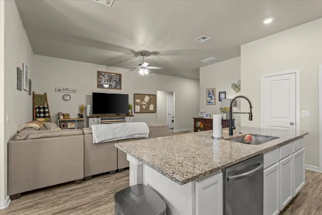 Photo 8 — 3310 Viola Avenue, Lubbock, TX 79407
