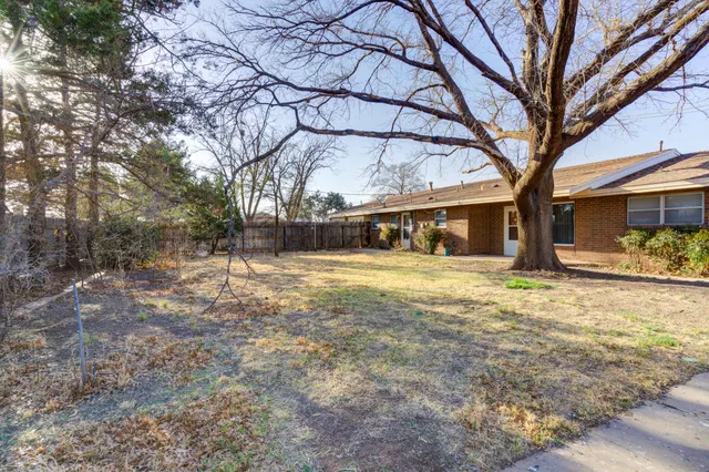 Photo 4 — 509 18th Street, Seagraves, TX 79359