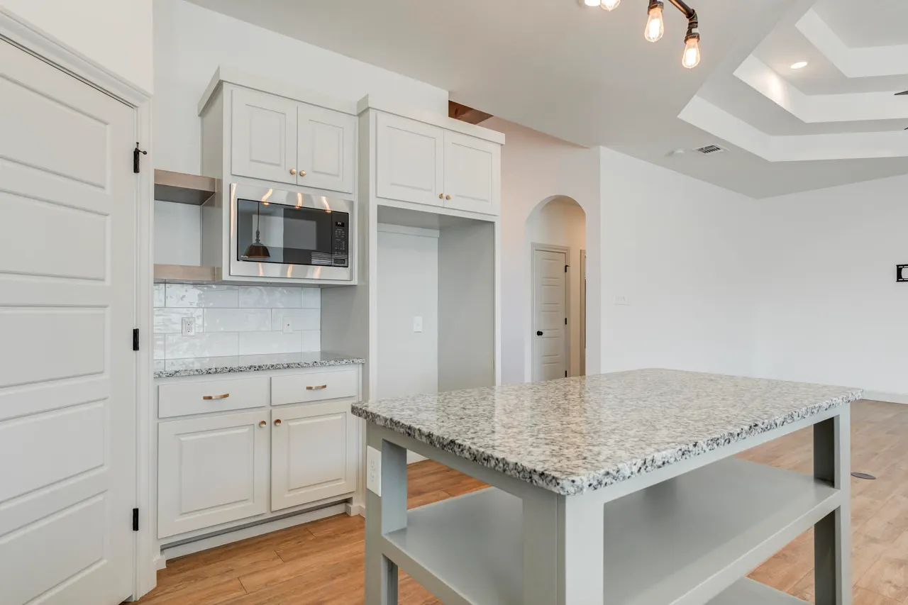 Photo 13 — 6805 51st Street, Lubbock, TX 79407