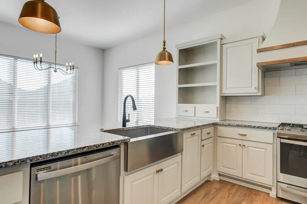 Photo 10 — 6805 51st Street, Lubbock, TX 79407