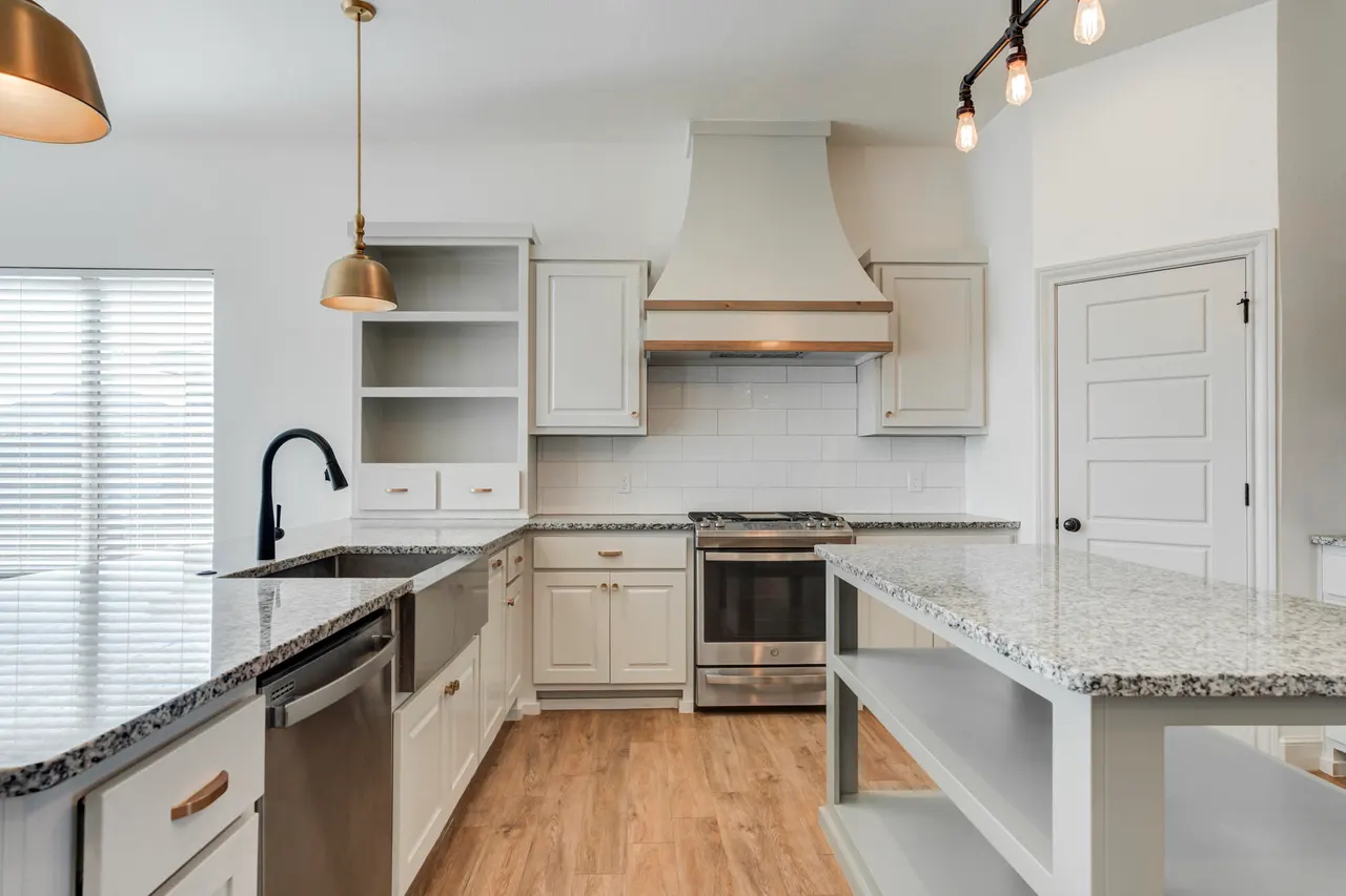 Photo 9 — 6805 51st Street, Lubbock, TX 79407