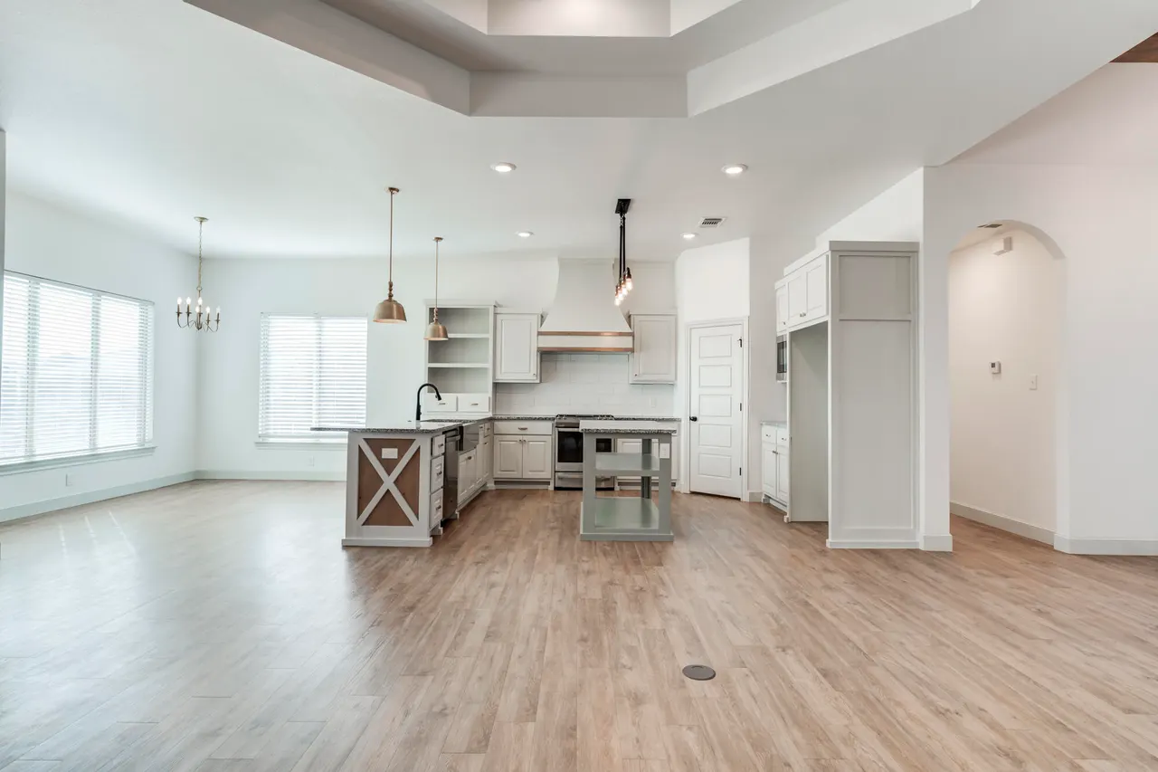 Photo 18 — 6805 51st Street, Lubbock, TX 79407