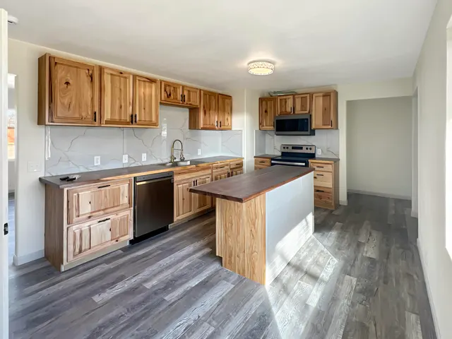 Photo 5 — 1212 9th Street, Shallowater, TX 79363