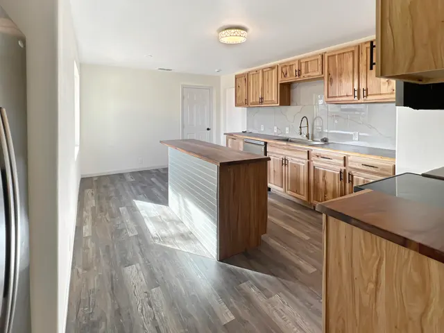 Photo 6 — 1212 9th Street, Shallowater, TX 79363