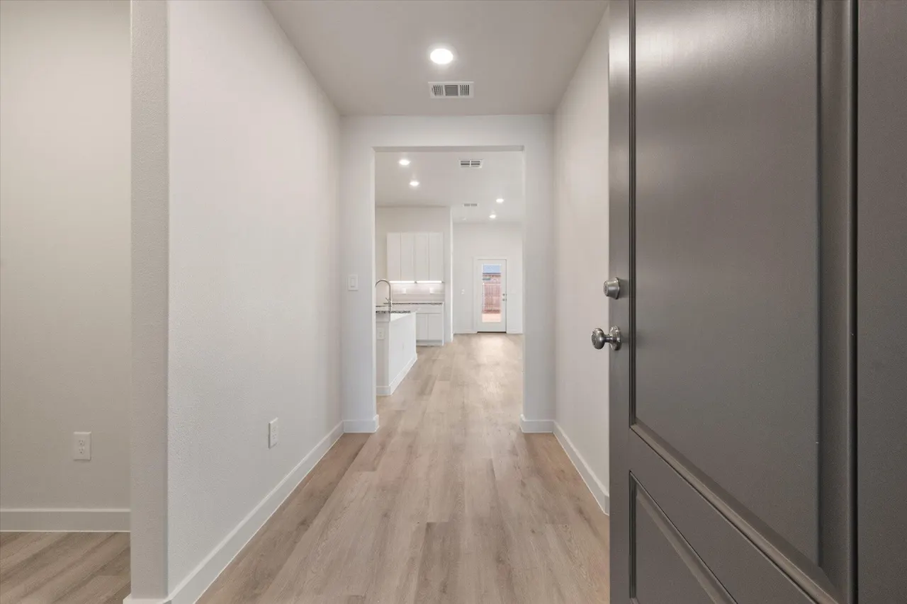 Photo 4 — 2421 Aberdeen Avenue, Wolfforth, TX 79382
