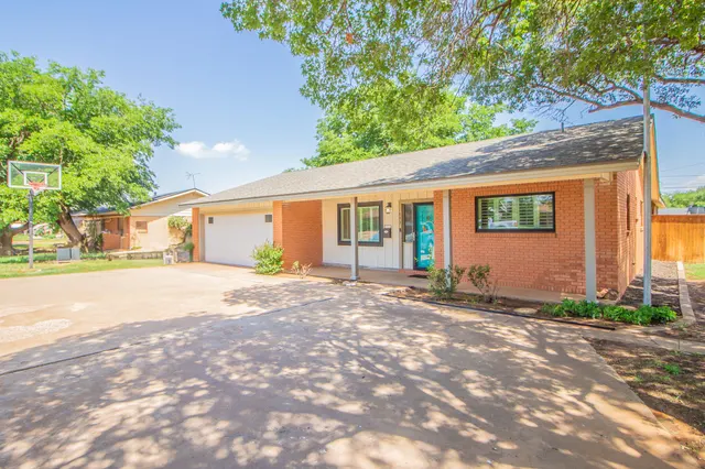 Photo 8 — 1603 E Reppto Street, Brownfield, TX 79316
