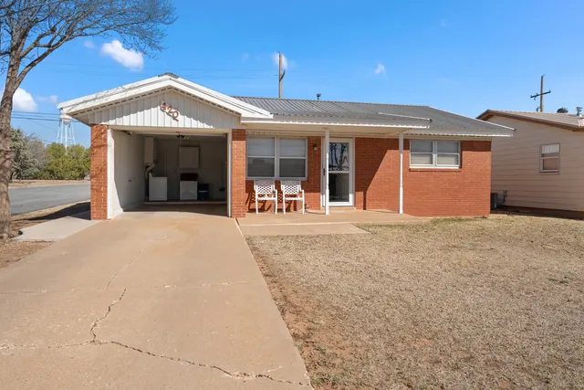 Photo 3 — 420 7th Street, Wolfforth, TX 79382
