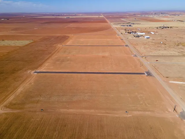 Photo 2 — 17802 County Road 1520, Wolfforth, TX 79382