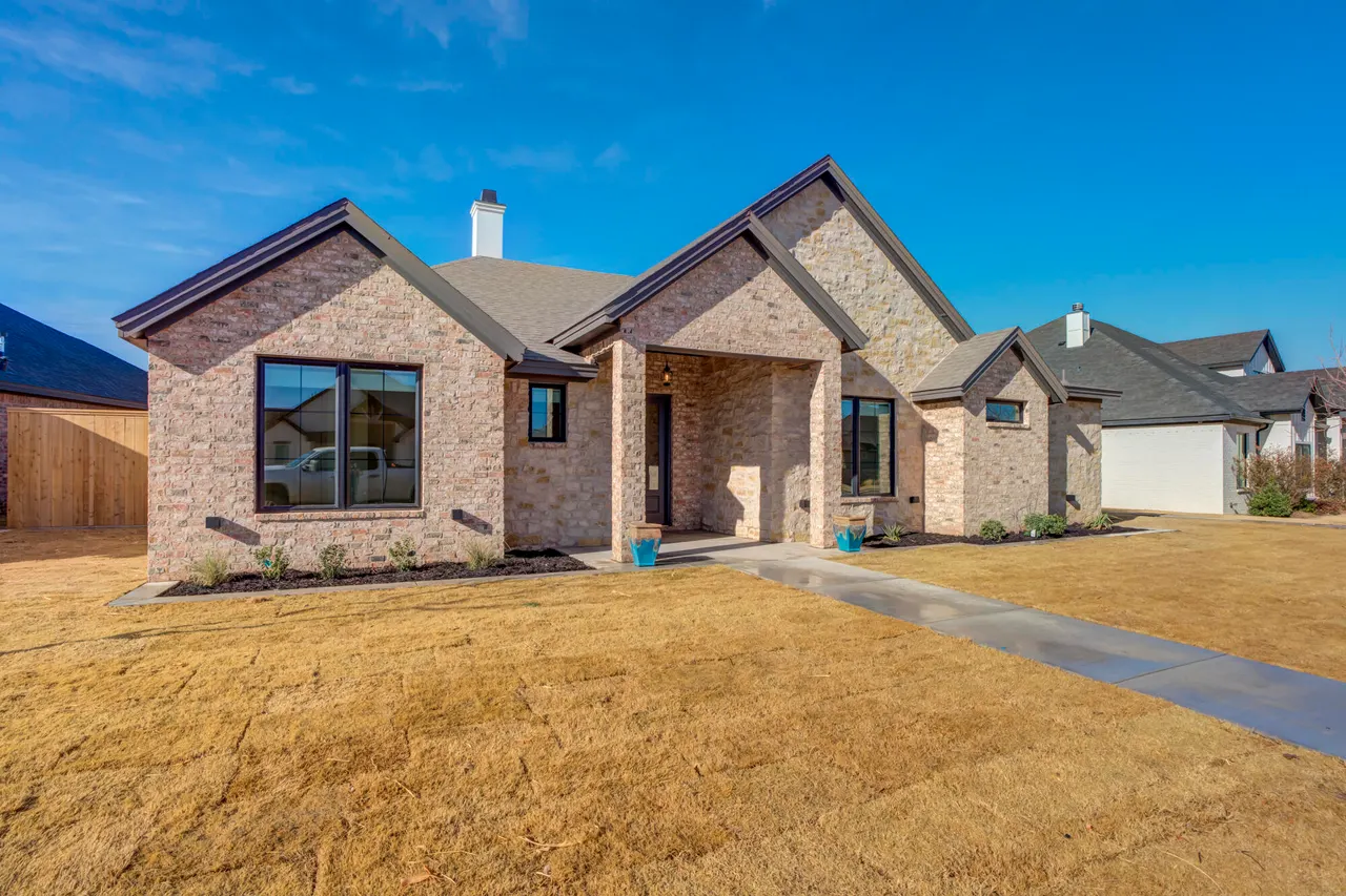 Photo 6 — 612 N 9th Street, Wolfforth, TX 79382