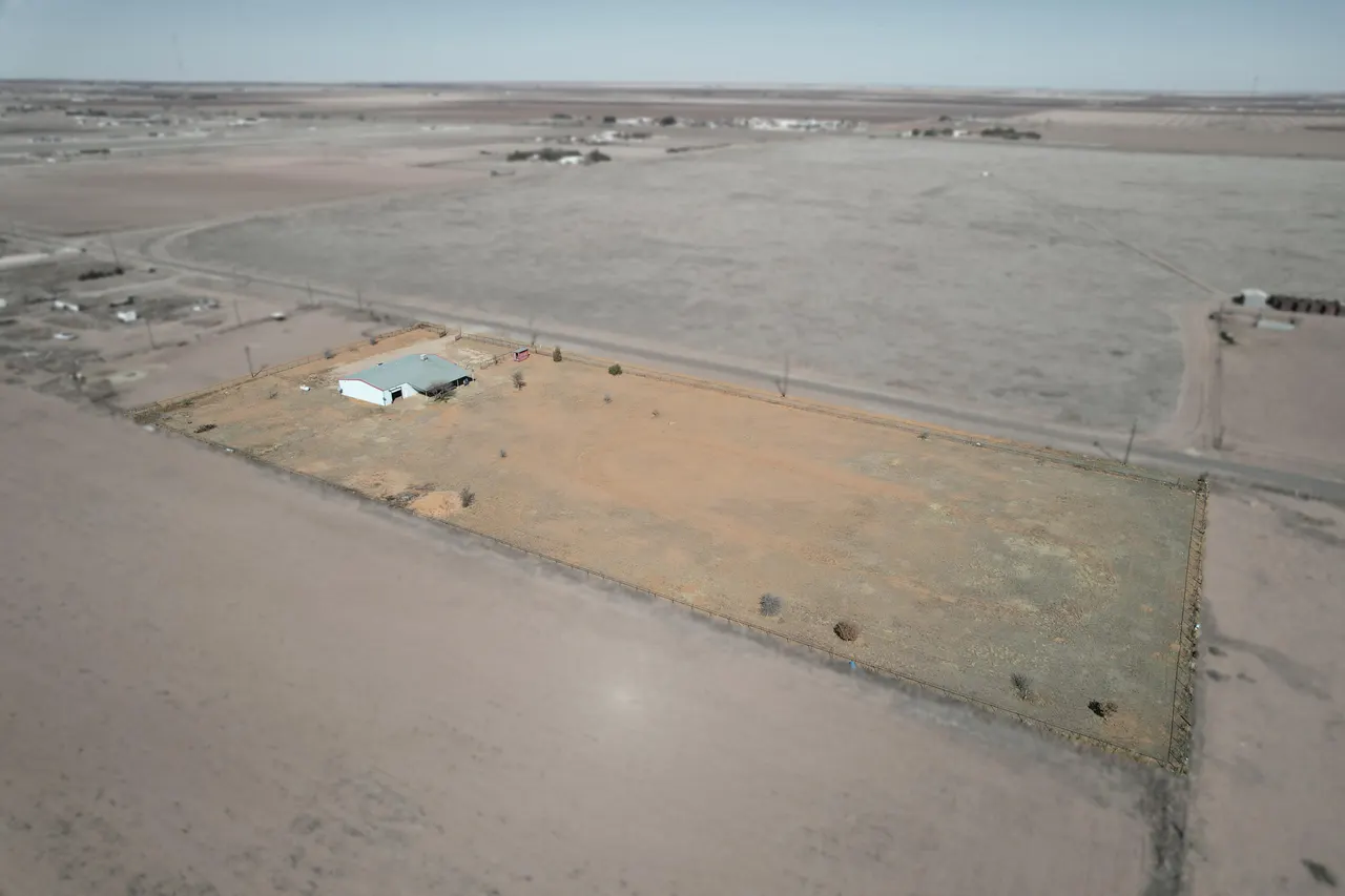 Photo 9 — 5608 Cactus Drive, Levelland, TX 79336