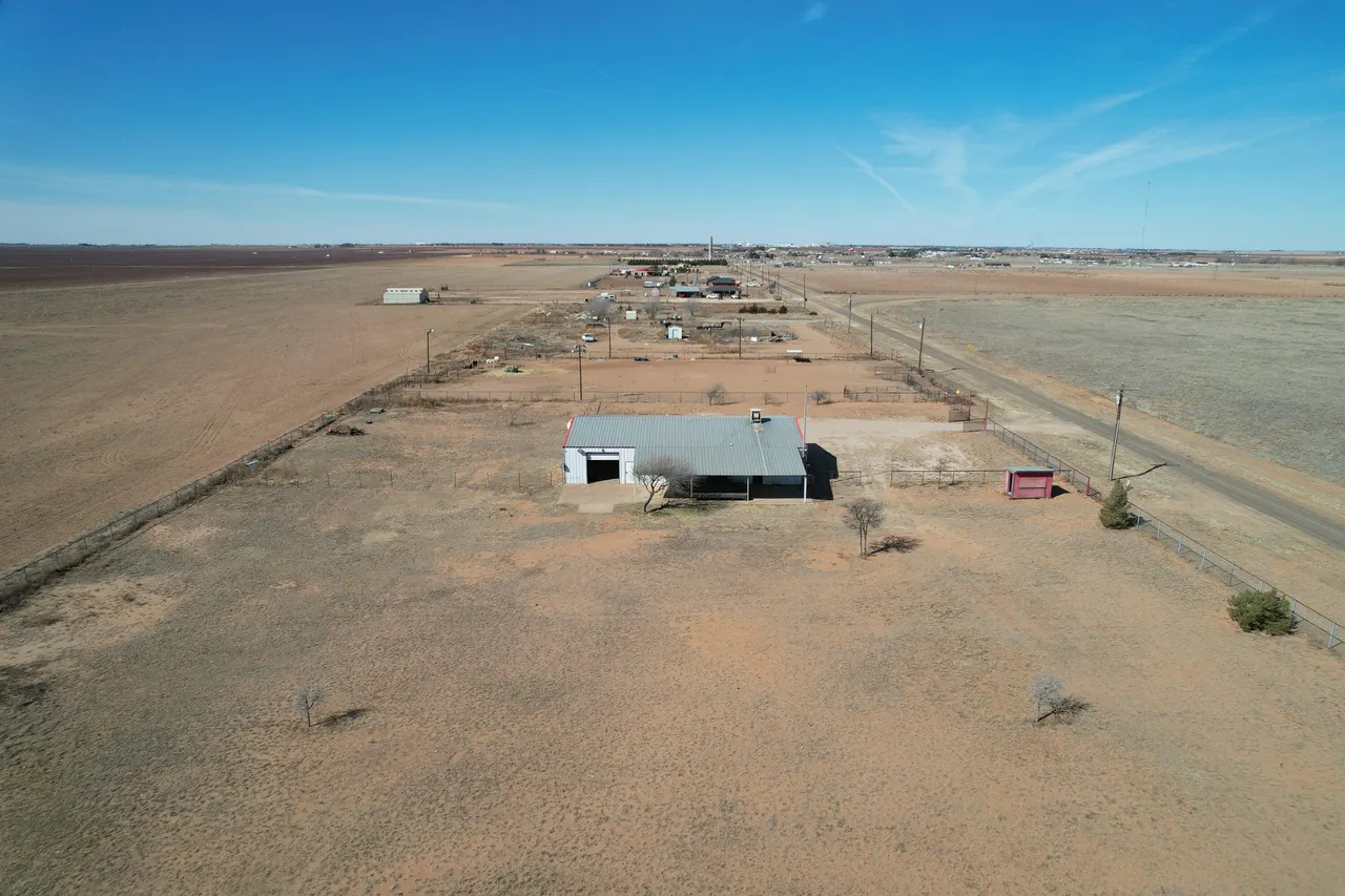 Photo 14 — 5608 Cactus Drive, Levelland, TX 79336