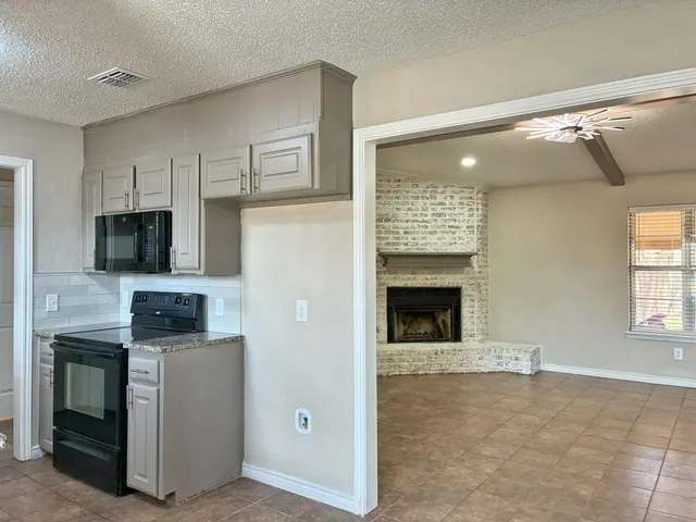 Photo 3 — 4904 64th Street, Lubbock, TX 79414