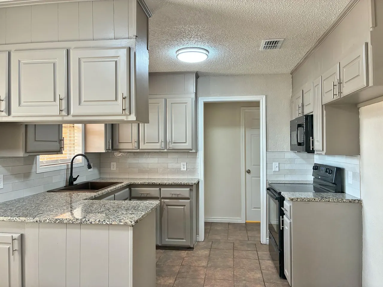 Photo 4 — 4904 64th Street, Lubbock, TX 79414