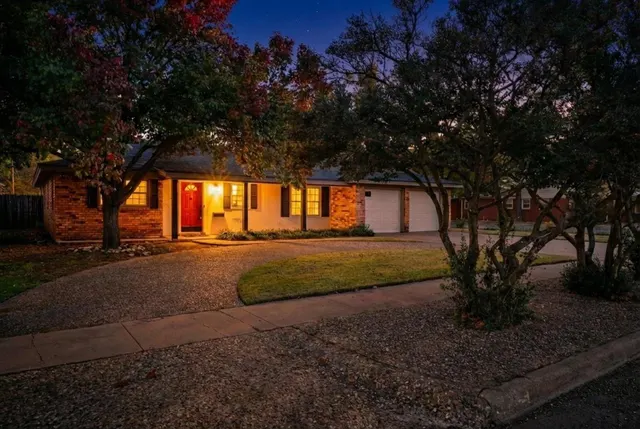 Photo 3 — 3433 60th Street, Lubbock, TX 79413