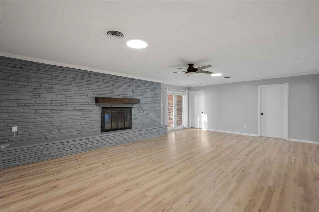 Photo 17 — 3433 60th Street, Lubbock, TX 79413