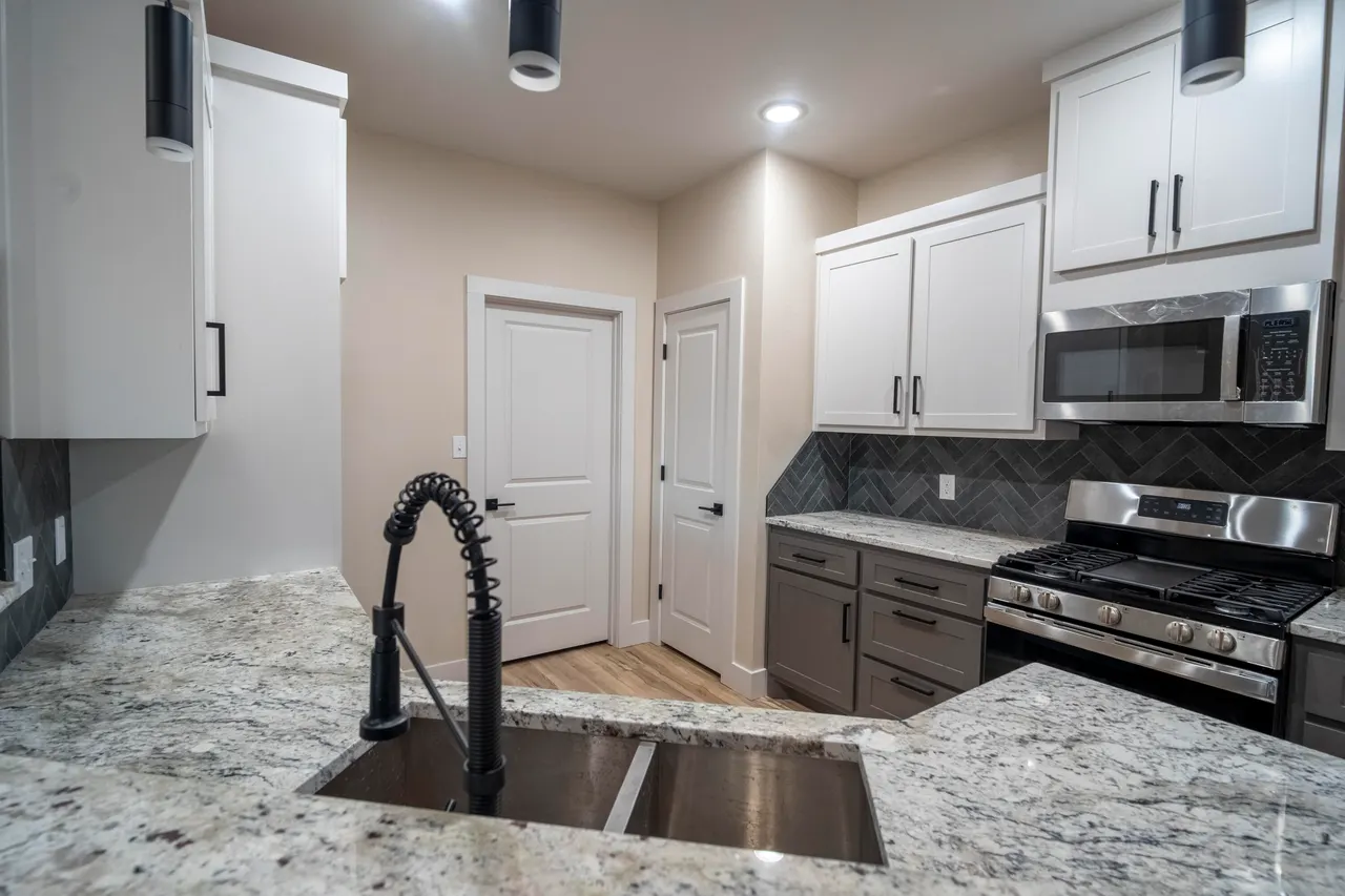 Photo 6 — 6902 16th Street, Lubbock, TX 79416