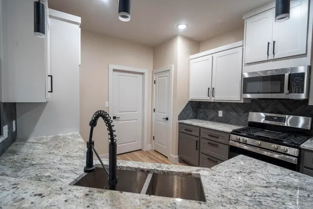 Photo 6 — 6902 16th Street, Lubbock, TX 79416
