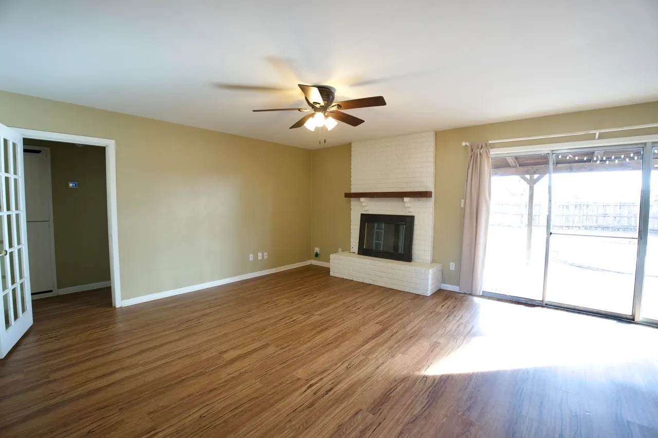 Photo 2 — 3707 32nd Street, Lubbock, TX 79410