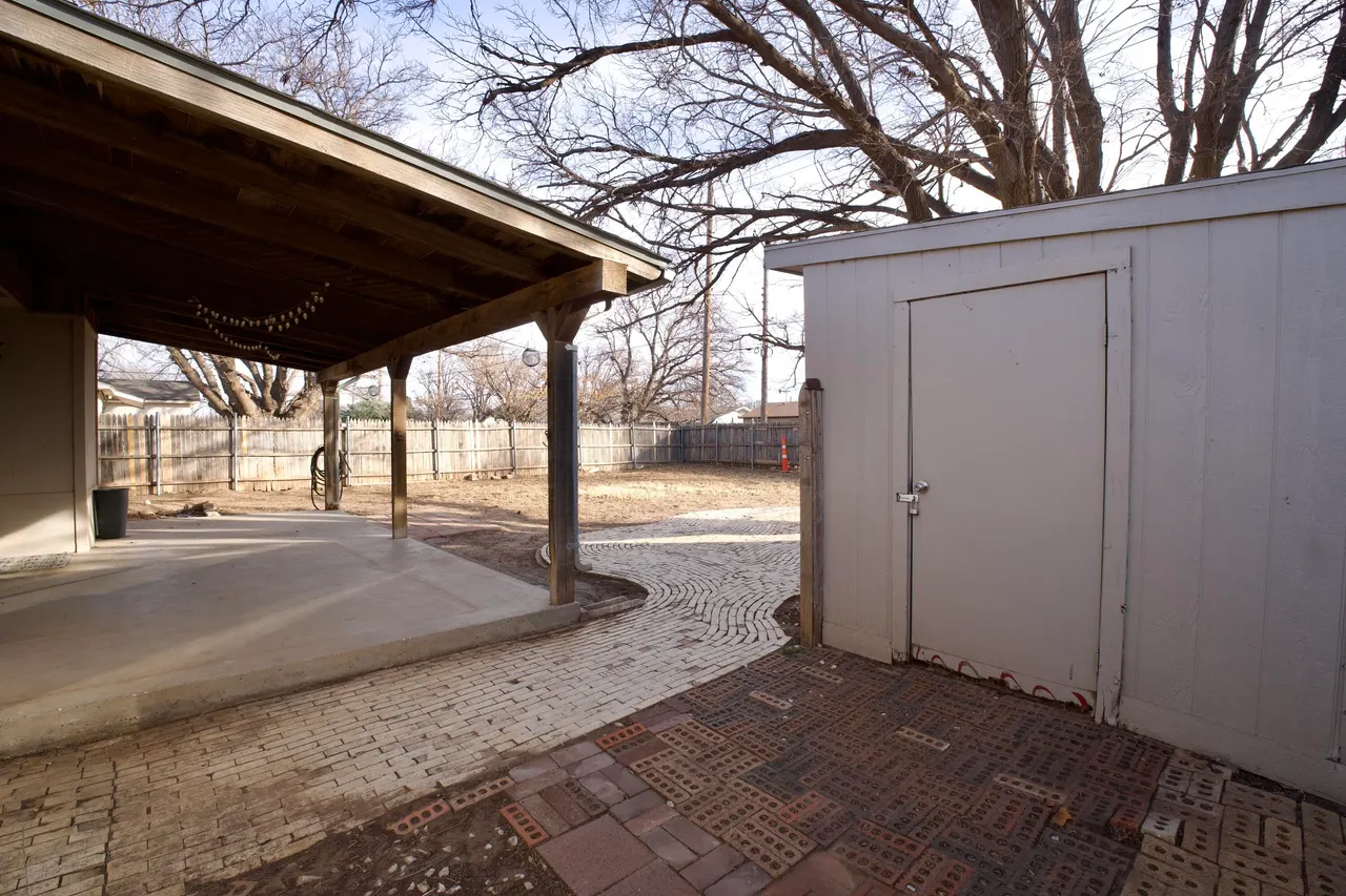 Photo 12 — 3707 32nd Street, Lubbock, TX 79410
