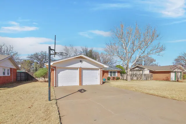 Photo 3 — 5424 30th Street, Lubbock, TX 79407