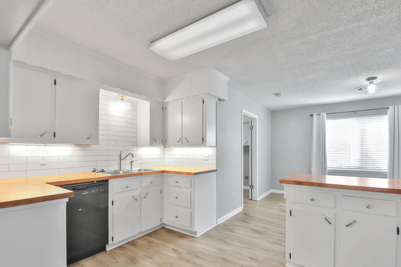 Photo 4 — 5424 30th Street, Lubbock, TX 79407
