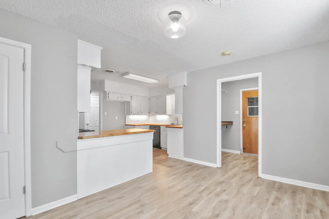 Photo 8 — 5424 30th Street, Lubbock, TX 79407