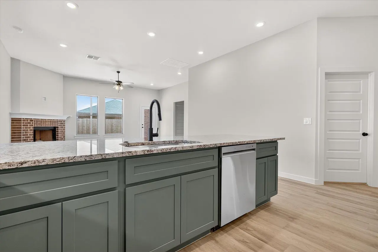 Photo 9 — 809 E 30th Street, Wolfforth, TX 79382