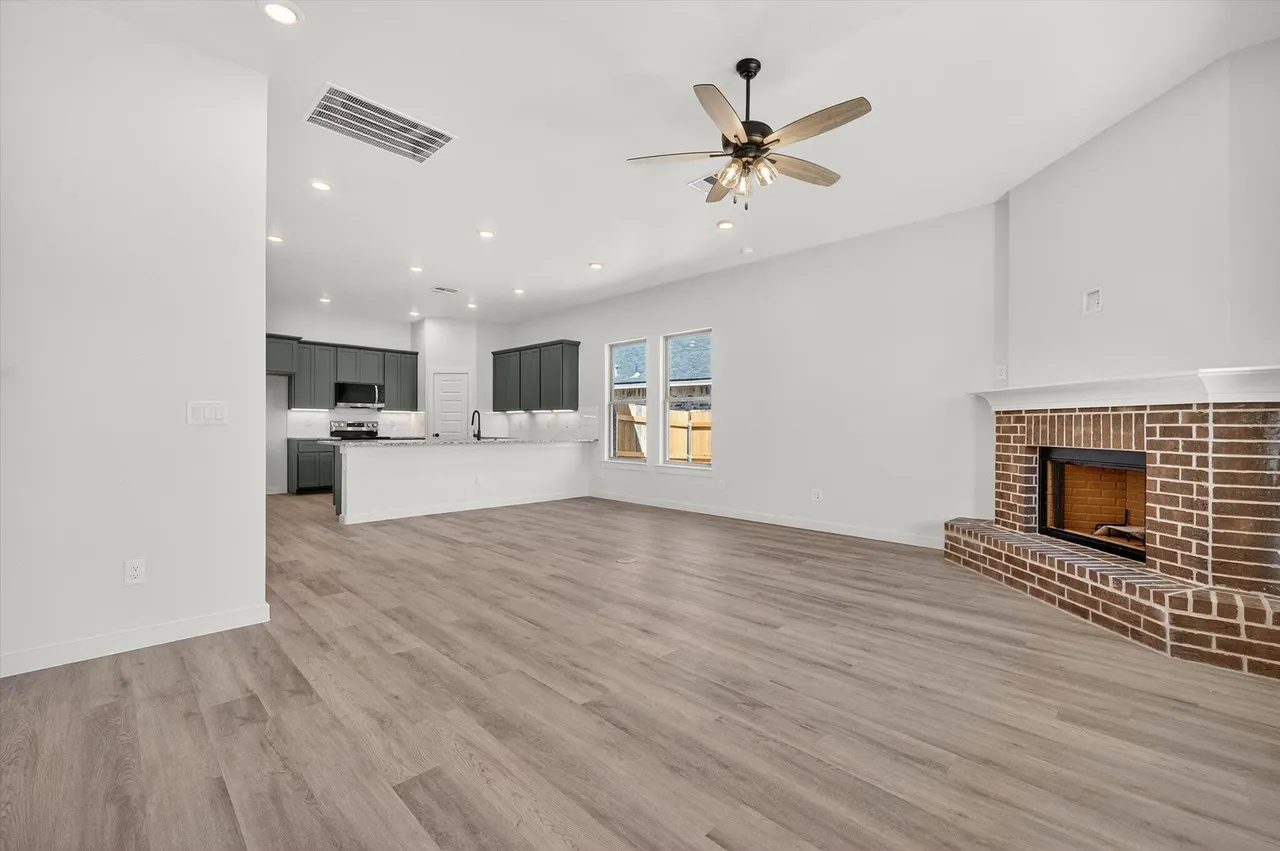 Photo 13 — 809 E 30th Street, Wolfforth, TX 79382