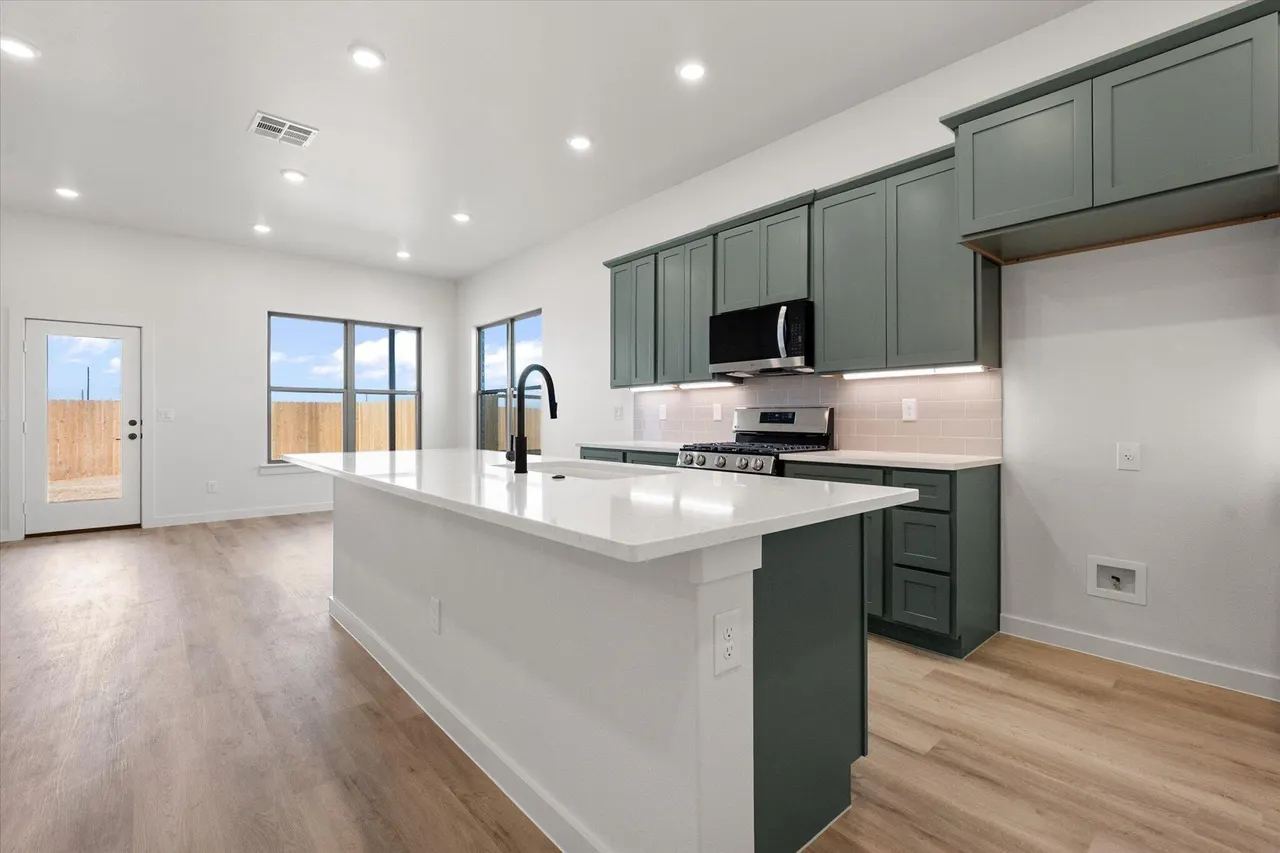 Photo 13 — 1316 Saratoga Avenue, Lubbock, TX 79416